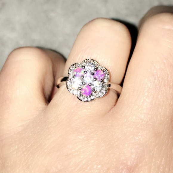 BRAND NEW.925 STERLING WHITE/PINK OPAL RING - Picture 2 of 8